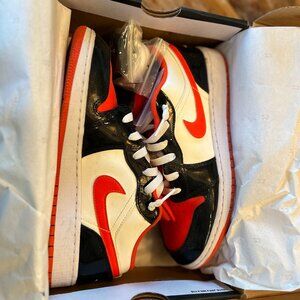 Air Jordan 1 Low SE (GS) size 7Y